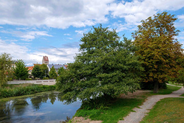 Idyllische Flusslandschaft an der Abens bei Bad Gögging in Niederbayern
