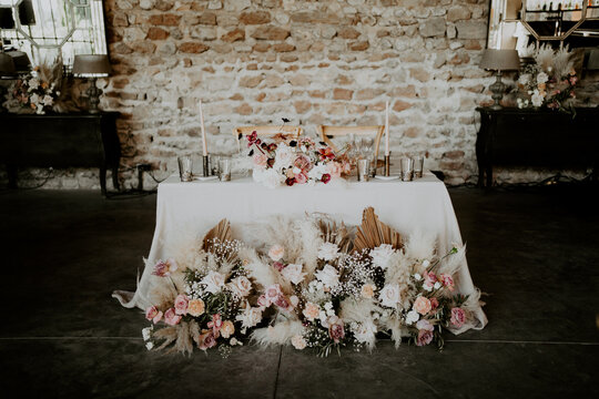 wedding table decoration & wedding table setting with nude and pink tones florals 03