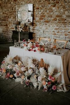 wedding table decoration & wedding table setting with nude and pink tones florals 02