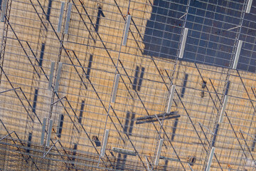 This metal steel aluminum frame structure is often used in factories, warehouses, construction sites