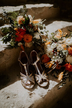 fall wedding bride bouquet with bride heals shoes