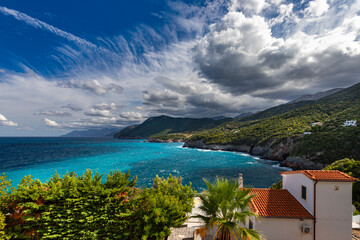 Fototapeta na wymiar Krajobraz morski. Urlop i wypoczynek na greckiej wyspie, Evia 