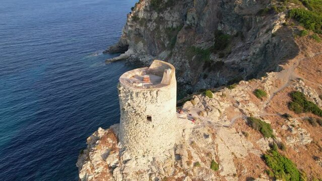 Cap Corse, la tour g&eacute;noise de l'Agnellu