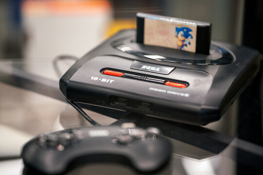 Sega Mega Drive 16 Bit Retro Game Console