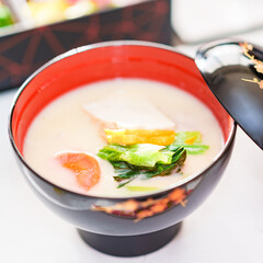 お雑煮 は お正月 の 朝食 の 定番料理 の一つ　【 正月 の イメージ 】