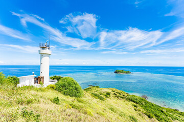 海の見える丘の上の灯台　平久保崎灯台