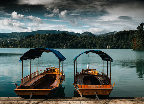 Barbara & Larisa Am Bleder See