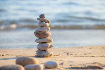 Fototapeta na wymiar Pebble balance on the beach