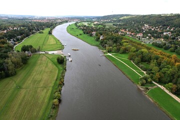Die Elbe bei Pillnitz, Flussabwärts