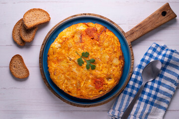Spanish potato and chorizo ​​omelette. Traditional recipe of the tapa queen in Spain.