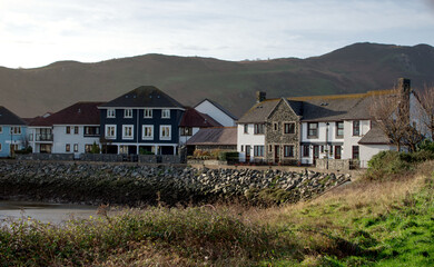 Fototapeta na wymiar houses on the shore