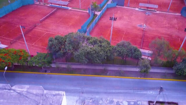 Canchas de Tenis, toma a&eacute;rea con drone.