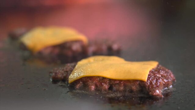 hamburguesa con queso a la plancha