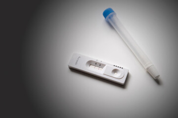 コロナ　抗原検査　陽性