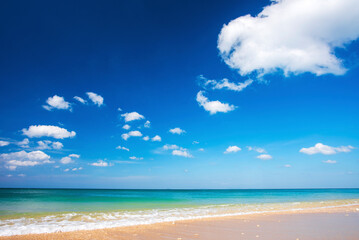 Fototapeta na wymiar Sky and white clouds on the beach in Thailand.blue sky and cloud . Pastel style sky and clouds.Freshness of the new day. Bright blue background. Relaxing feeling like being in the sky.
