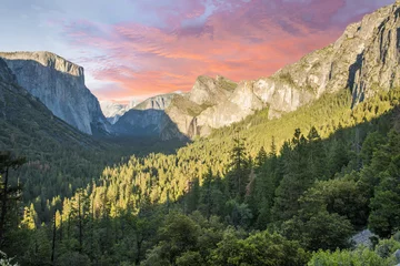 Poster Yosemite national park at sunset © Fyle