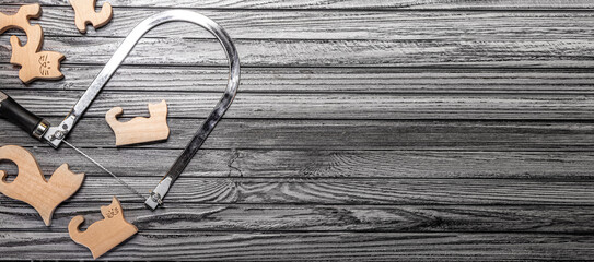 Hand-held jigsaw for wood cutting