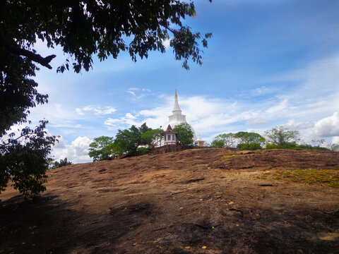 Tanthirimale Raja Maha Viharaya is located in Anuradhapura District and boarder of Mannar District.Granite Rock,Nelum pokuna,Caves and monastic Library is the most attract things here.