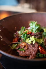 salad with beef and sun-dried tomatoes
