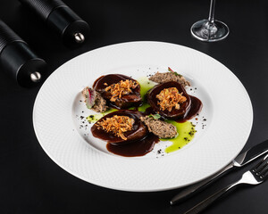 liver in sauce on the table