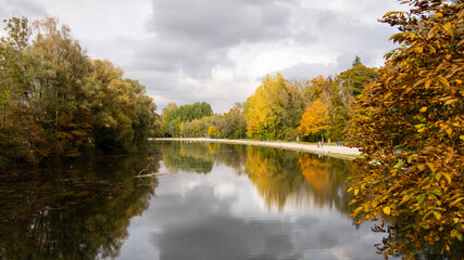 Fototapeta premium Goldener Oktober in Gelb und Orange