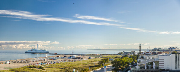 Panorama vom Strand und der Hafeneinfahrt von Rostock Warnemünde