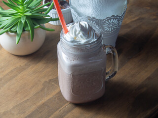 vanilla ice cream with whipped cream