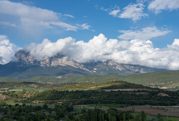 Obraz na płótnie Canvas magnificent view of cloud topped Spanish Pyrenees mountains