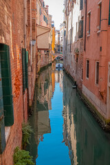 Centre historique de Venise avec un canal.
