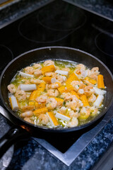 Garnelen in Olivenöl mit Knoblauch