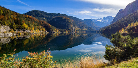 Naklejka premium Der Vorderer Gosausee im Salzkammergut