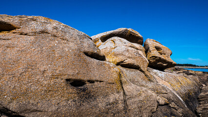Rocher en bord de mer en Bretagne