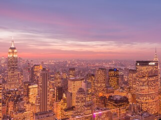 Fototapeta premium Night view of New York Manhattan during sunset