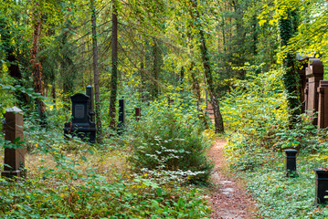 The southwest churchyard Stahnsdorf, in German, Südwestkirchhof Stahnsdorf, is a famous woodland-...