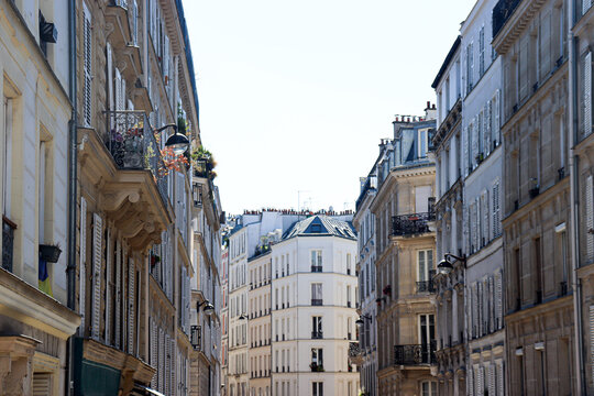 Beaux-Arts-Architektur, Historische Fassaden der Jahrhundertwende in Paris im 18e Arrondissement