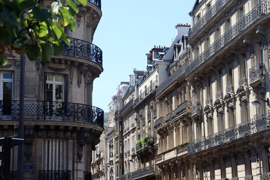 Beaux-Arts-Architektur, Historische Fassaden der Jahrhundertwende in Paris im 9e Arrondissement