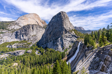 Fototapeta na wymiar Nevada Falls in Yosemite.