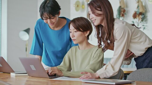 ビジネス・女性・3人