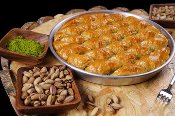 Baklava on the tray, baklava on the plate, pistachio baklava, Gaziantep baklava