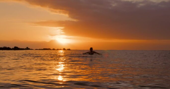 Puesta de sol en el mar
