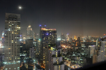 Fototapeta na wymiar Cityscape of Bangkok at night, Thailand