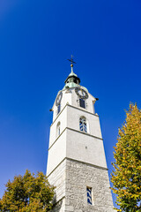 Obraz premium Olten, Stadtturm, Stadt, Aare, Fluss, Altstadt, historische Häuser, Bahnhof, Herbst, Herbstsonne, Herbstfarbe, Solothurn, Schweiz