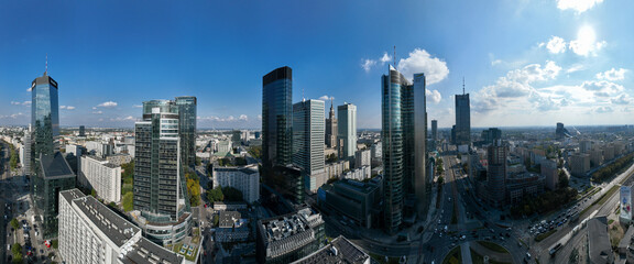 Fototapeta premium wieżowce, drapacze chmur, budynki biznesowe w centrum miasta, warszawa