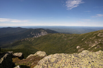 Fototapeta na wymiar Magnificent Hiking trip to Mount Lafayette on a clear summer day