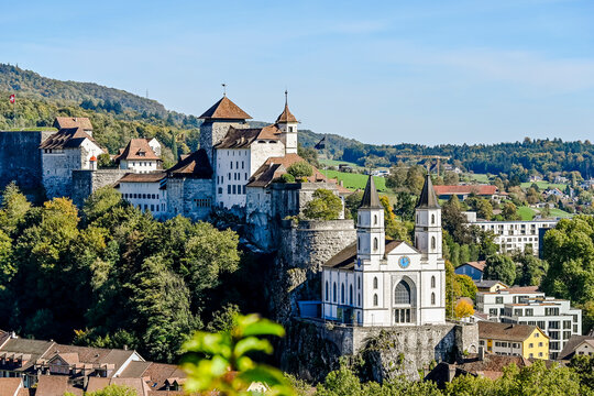 Aarburg, Kirche, Festung, Burg, Aare, Fluss, Altstadt, Altstadth&auml;user, Aargau, Zofingen, Herbst, Herbstsonne, Herbstfarben, Schweiz