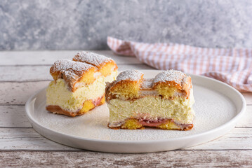 Cardinalschnitte - Cardinal vanilla cake
