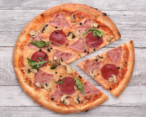 original handmade Pizza quattro stagioni