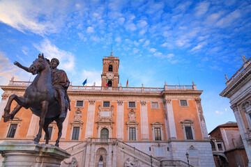 Fototapeta premium Capitolium Square (Piazza del Campidoglio) in Rome, Italy: Statue of Roman Emperor Marcus Aurelius on horseback in front of the Palazzo Senatorio.
