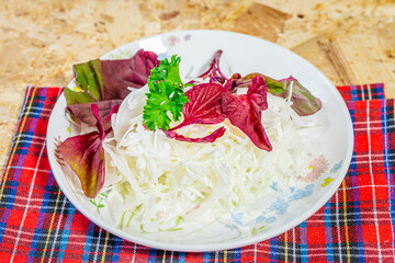 アマランサスとキャベツのサラダ