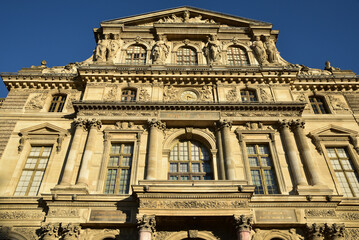 Obraz premium Façade du pavillon Sully à Paris. France